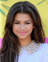/album/zendaya-coleman-%e2%99%a5/zendaya-zendaya-coleman-35354467-779-1000-jpg/