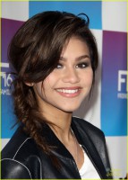 /album/zendaya-coleman-%e2%99%a5/ee-jpg/